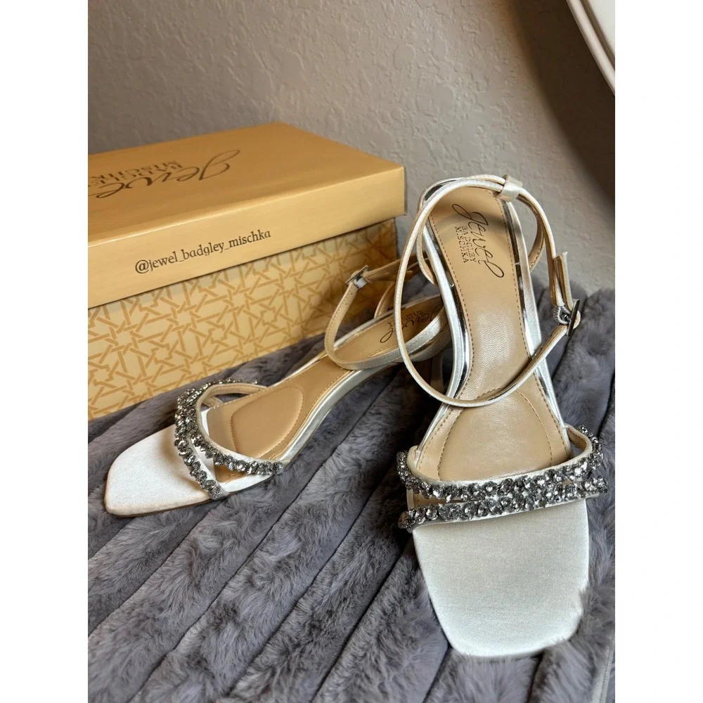 Jewel Badgley Mischka Nayla Sandals Women 6.5 Ivory Satin Rhinestone Kitten Heel